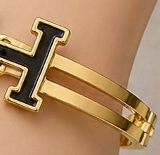 Luxury Gold H-Inspired Cuff Bracelet – Elegant Minimalist Bangle for Women