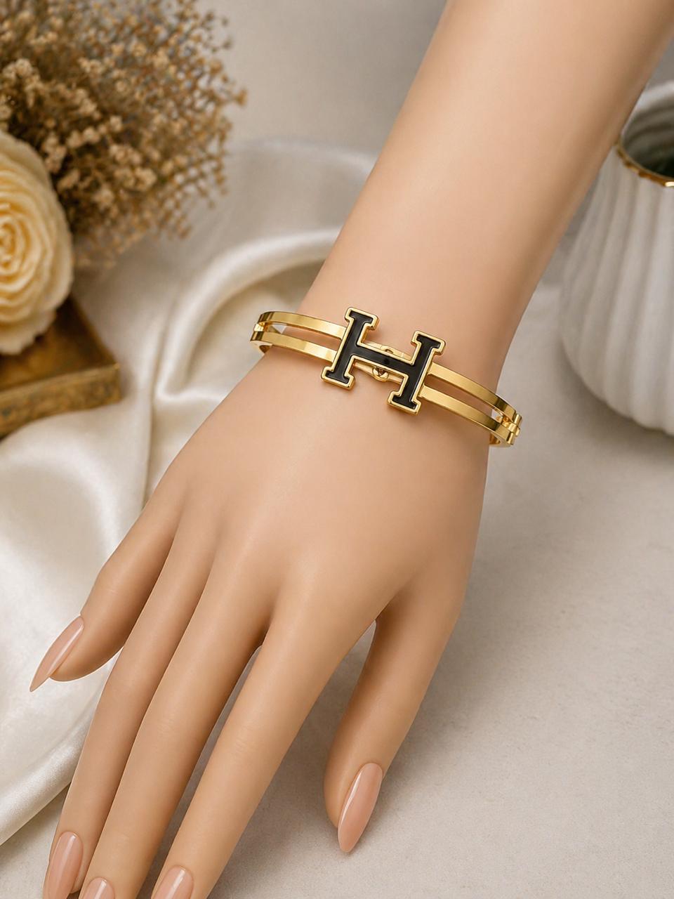 Luxury Gold H-Inspired Cuff Bracelet – Elegant Minimalist Bangle for Women