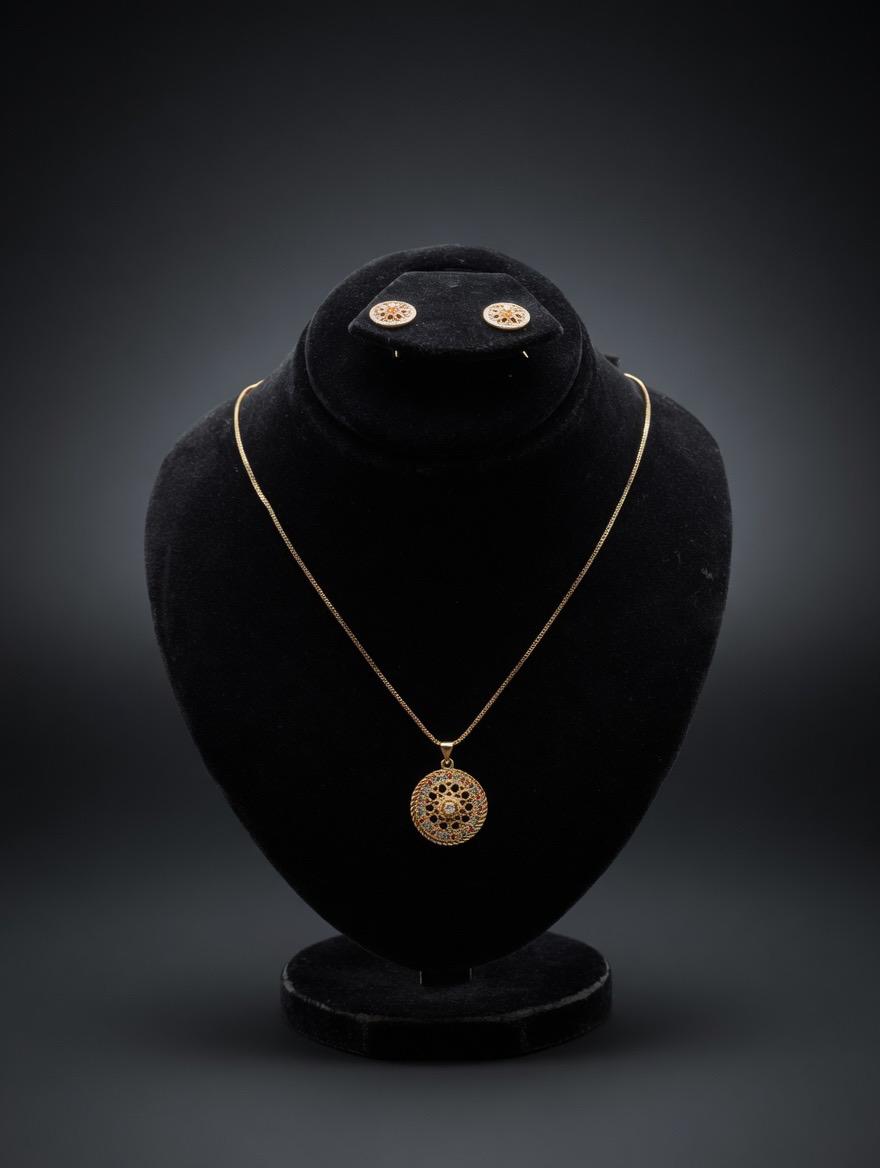 Elegant Filigree Gold Pendant Set
