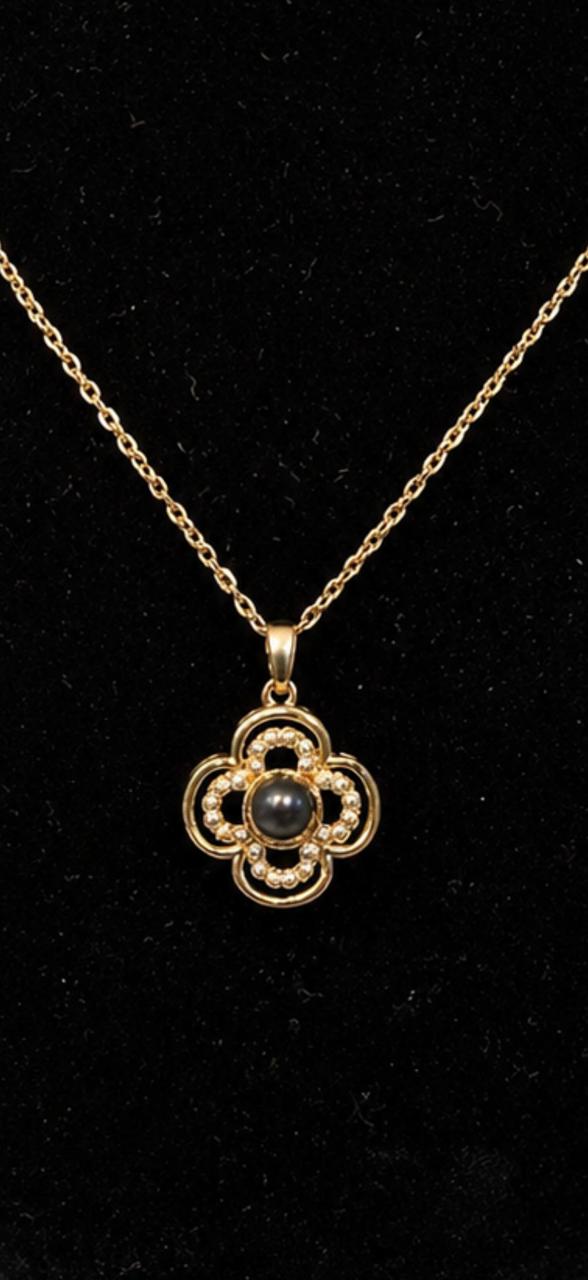 Elegant Black Stone Floral Pendant Necklace