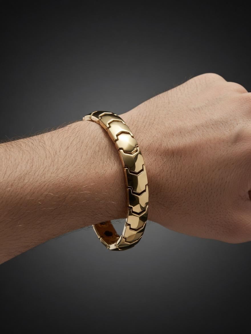 Geometric Link Statement Bracelet (golden & black)