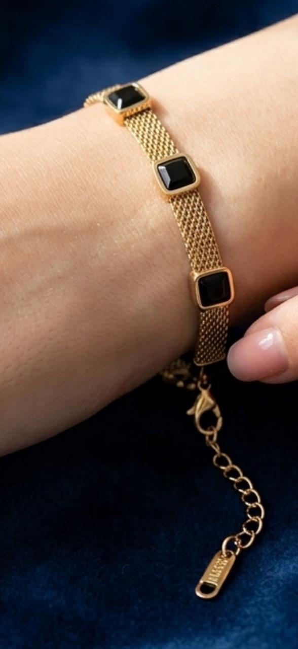 Elegant Gold Mesh Bracelet with Square Stone Accents (Green&Black)