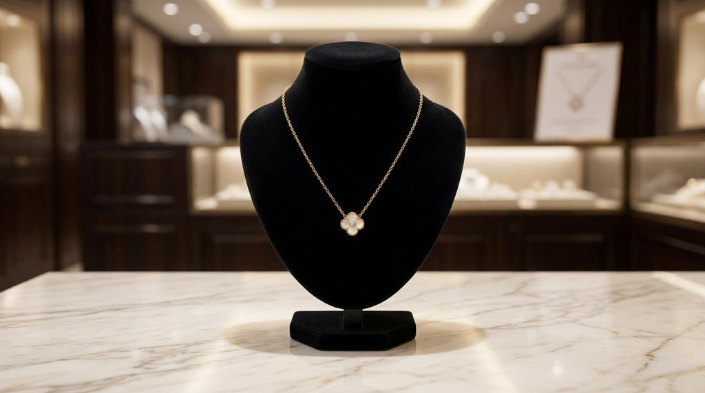 Elegant Gold Floral Pendant Necklace