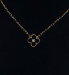 Elegant Gold Floral Pendant Necklace