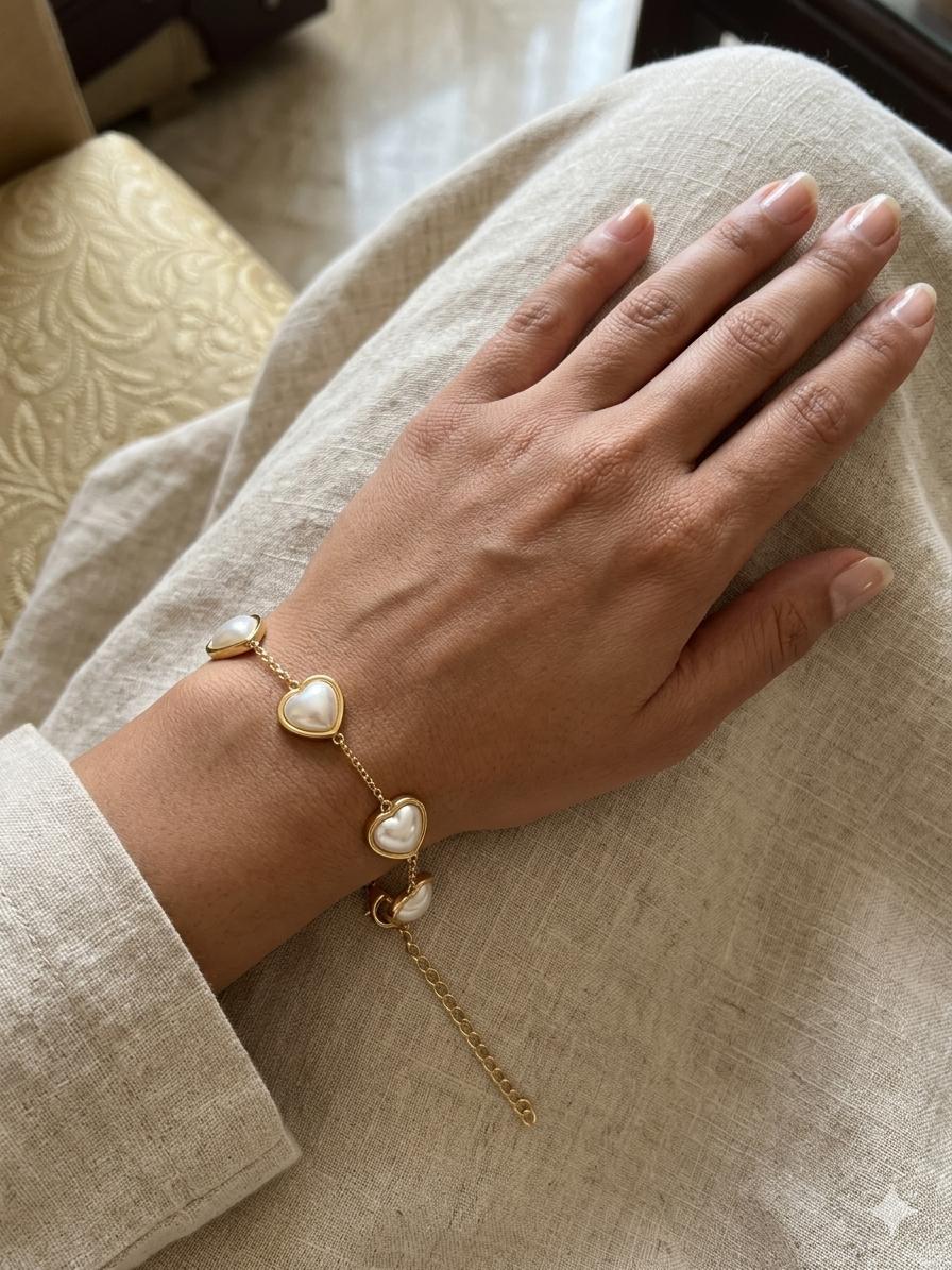 Elegant Gold Heart Charm Bracelet with Pearl Inlay