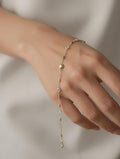 Elegant Gold Heart Charm Bracelet with Crystal Accents – Minimalist Adjustable Chain Jewelry