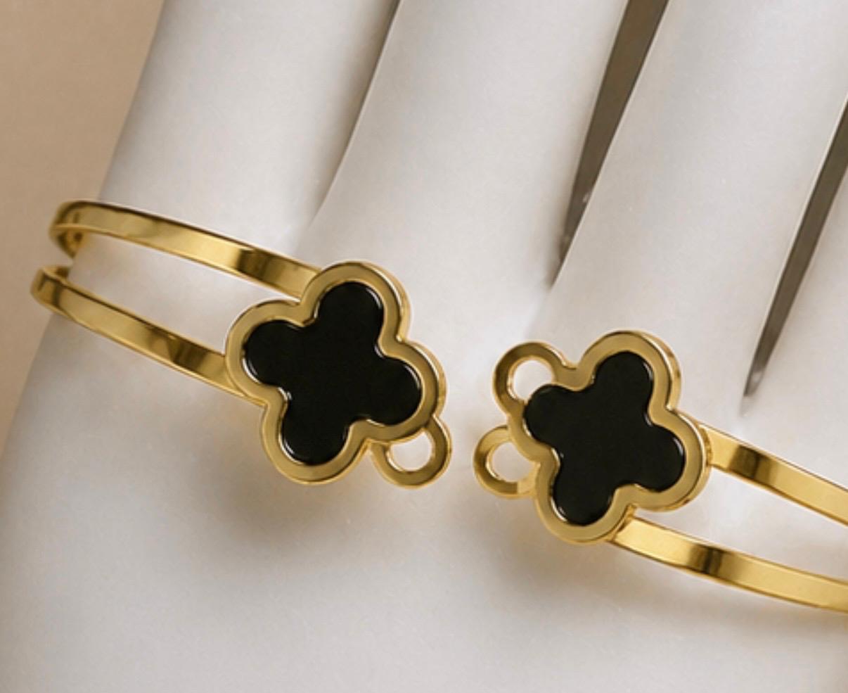 Elegant Black Clover Gold Bracelet Set