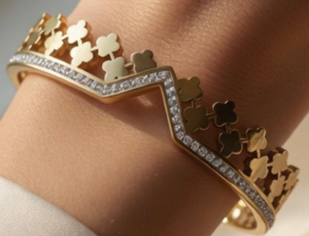 Elegant Floral Zigzag Gold Bracelet