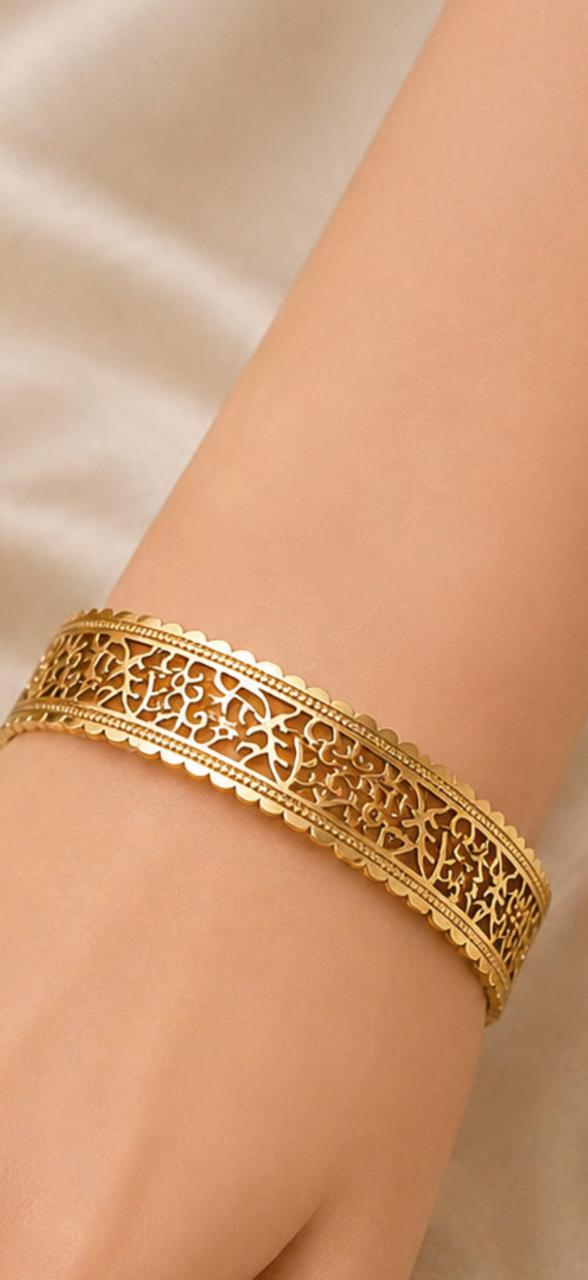 Elegant Gold Filigree Bangle Bracelet