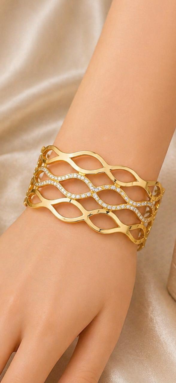 Elegant Gold Lattice Crystal Cuff Bracelet