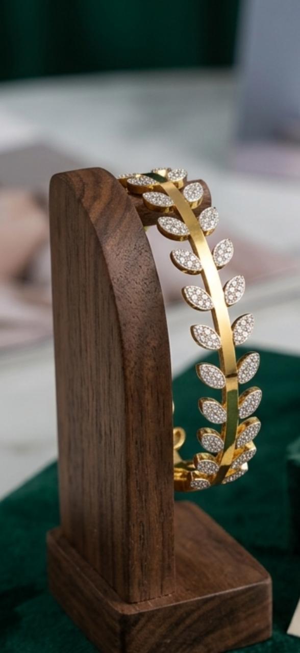 Elegant Leaf Diamond Gold Bracelet
